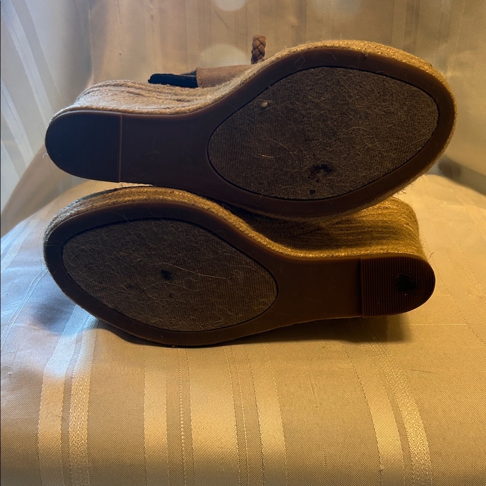 Tan/Brown Wedge Sandals - Picture 9 of 11